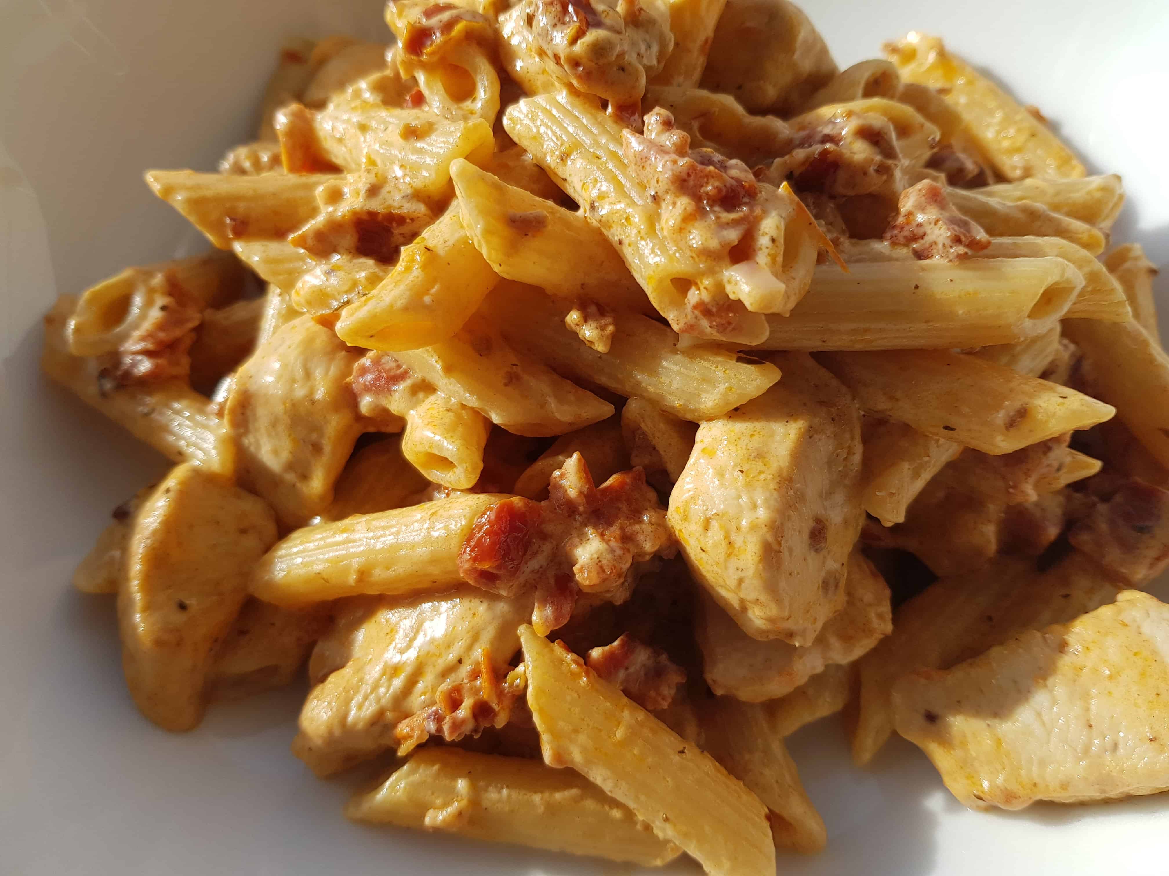 Delicous & Easy Chicken and Chorizo Pasta | Hint of Healthy