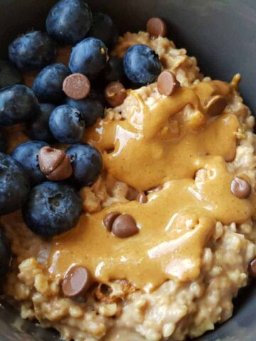 Chocolate peanut butter oatmeal porridge