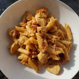 Delicous & Easy Chicken and Chorizo Pasta | Hint of Healthy
