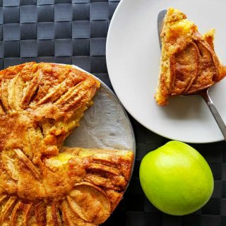 Norwegian apple cake (Eplekake)