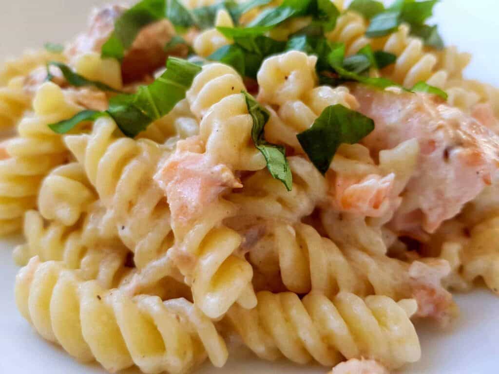 The Best 20 min Salmon and Creme Fraiche Pasta