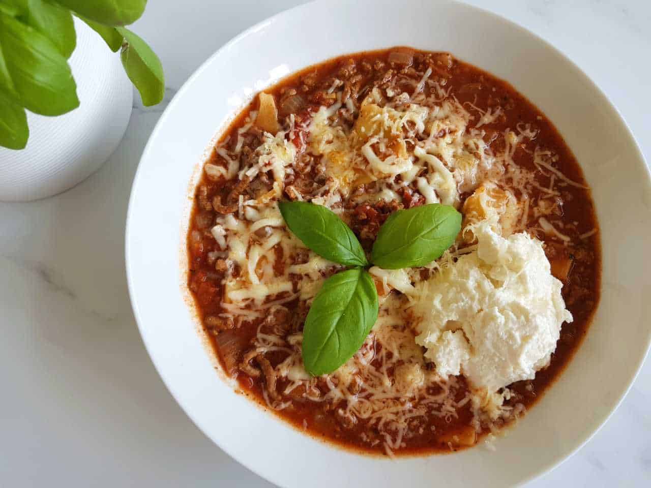 Slow cooker lasagna soup