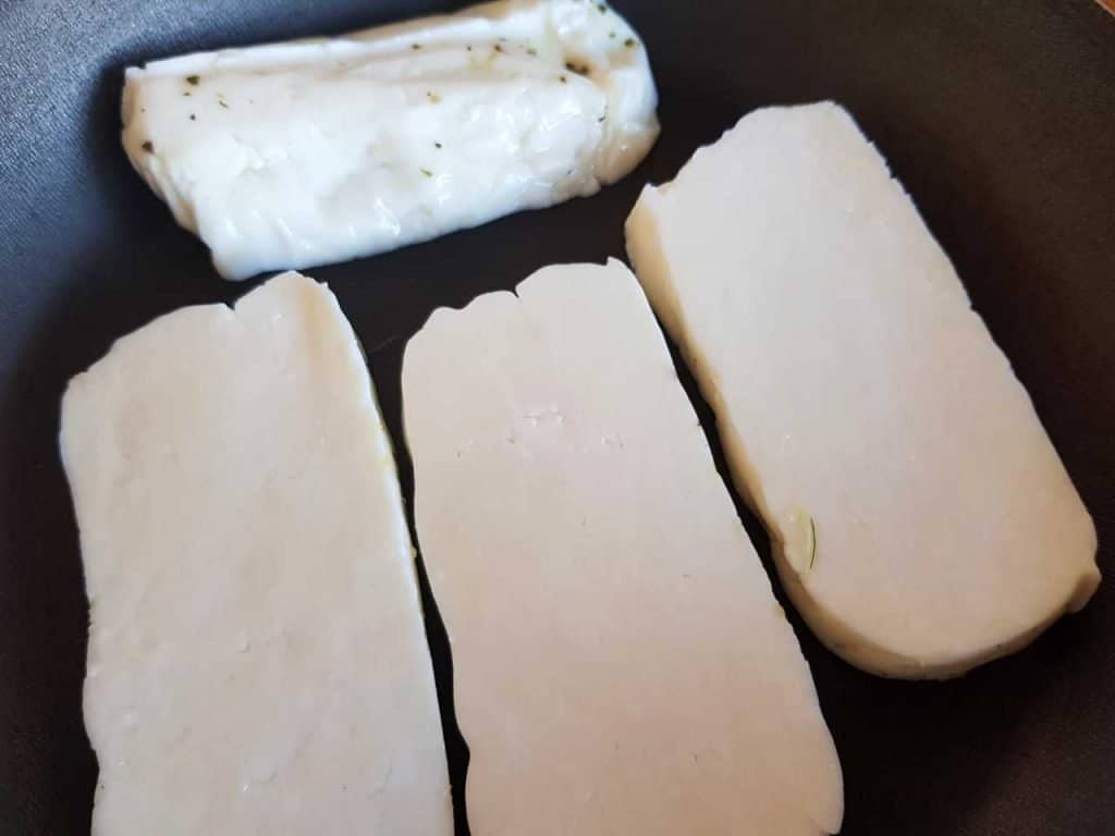 Uncooked halloumi