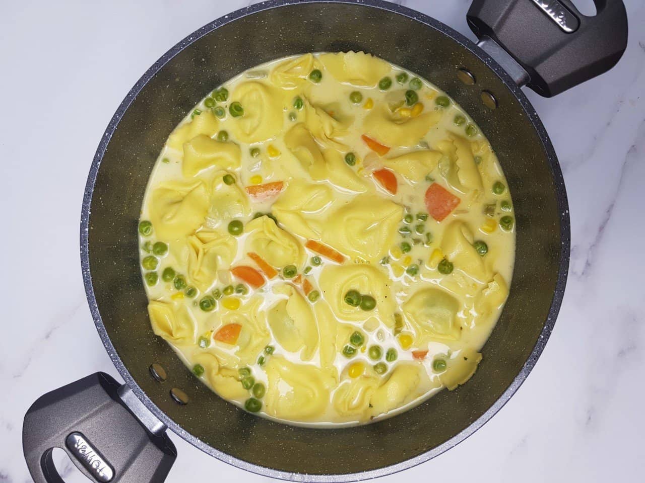 Creamy vegetable tortellini soup