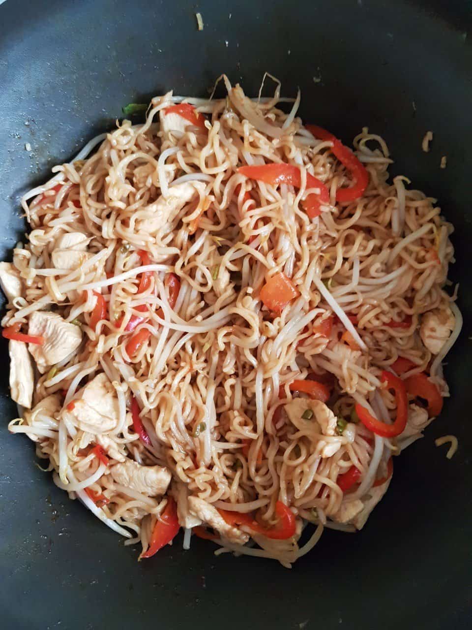 chow mein with chicken