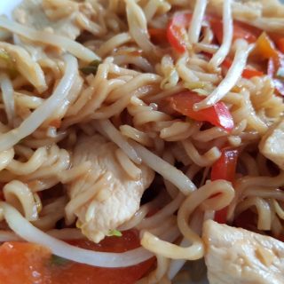 chow mein with chicken