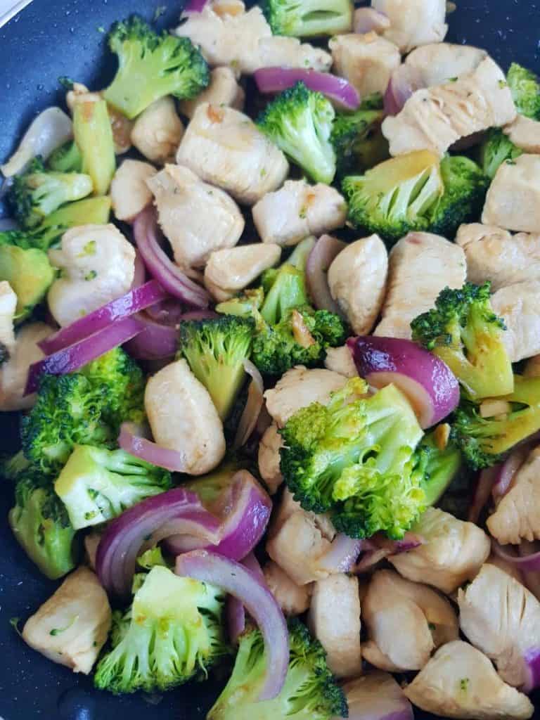 Stir fry with broccoli and chicken.