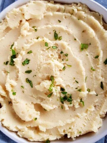 mashed potatoes in a bowl.