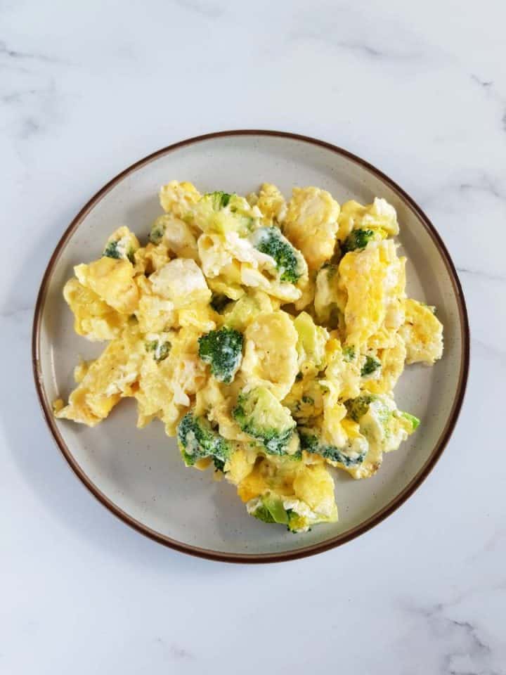 Easy Cheesy Broccoli Scrambled Eggs Hint of Healthy