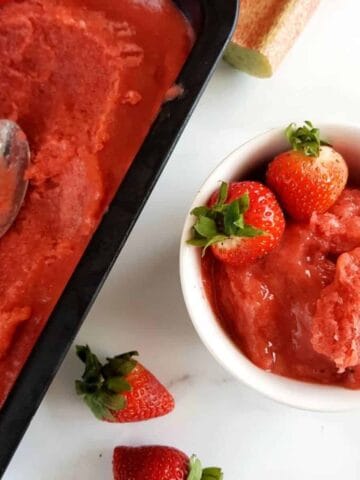 Sorbet with strawberry and rhubarb in a bowl.