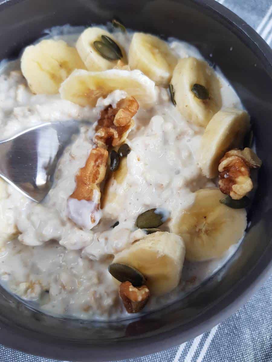 Fridge oats with kefir.