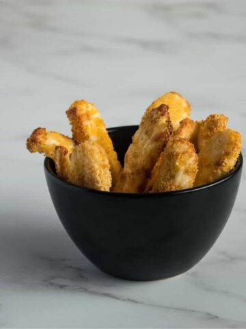 Air fryer halloumi fries.