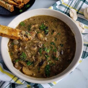 Healthy mushroom soup with spinach recipe