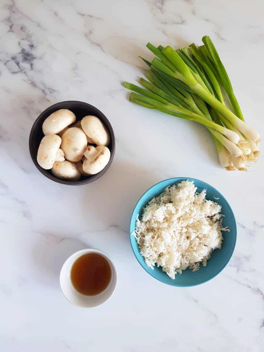 Mushroom fried rice ingredients.