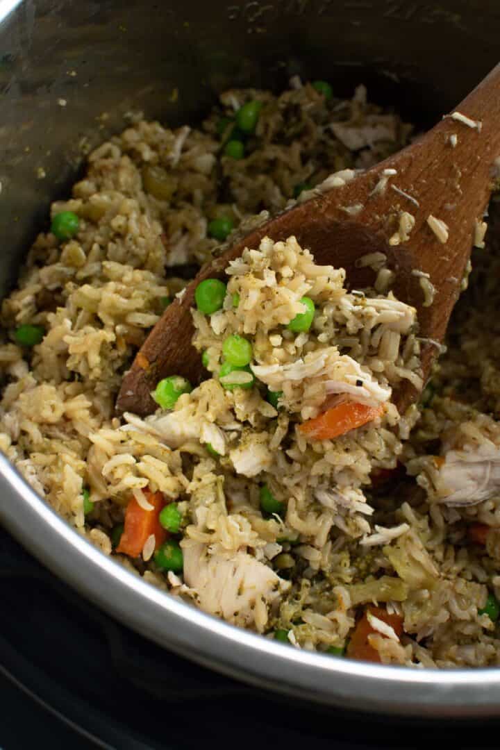Healthy Instant Pot Chicken and Rice - Hint of Healthy