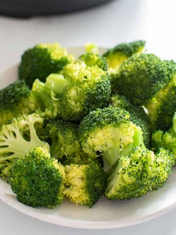 Instant Pot Broccoli on a plate.