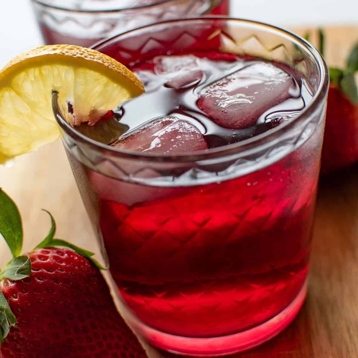 Red Wine Spritzer with Lemonade Hint of Healthy