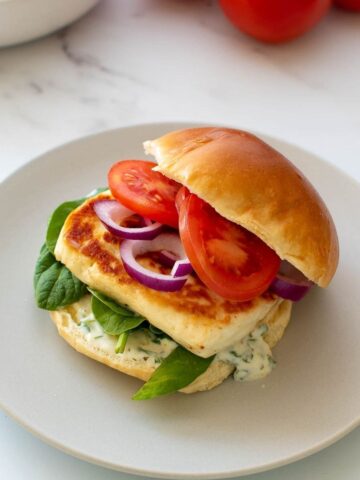 Halloumi burger