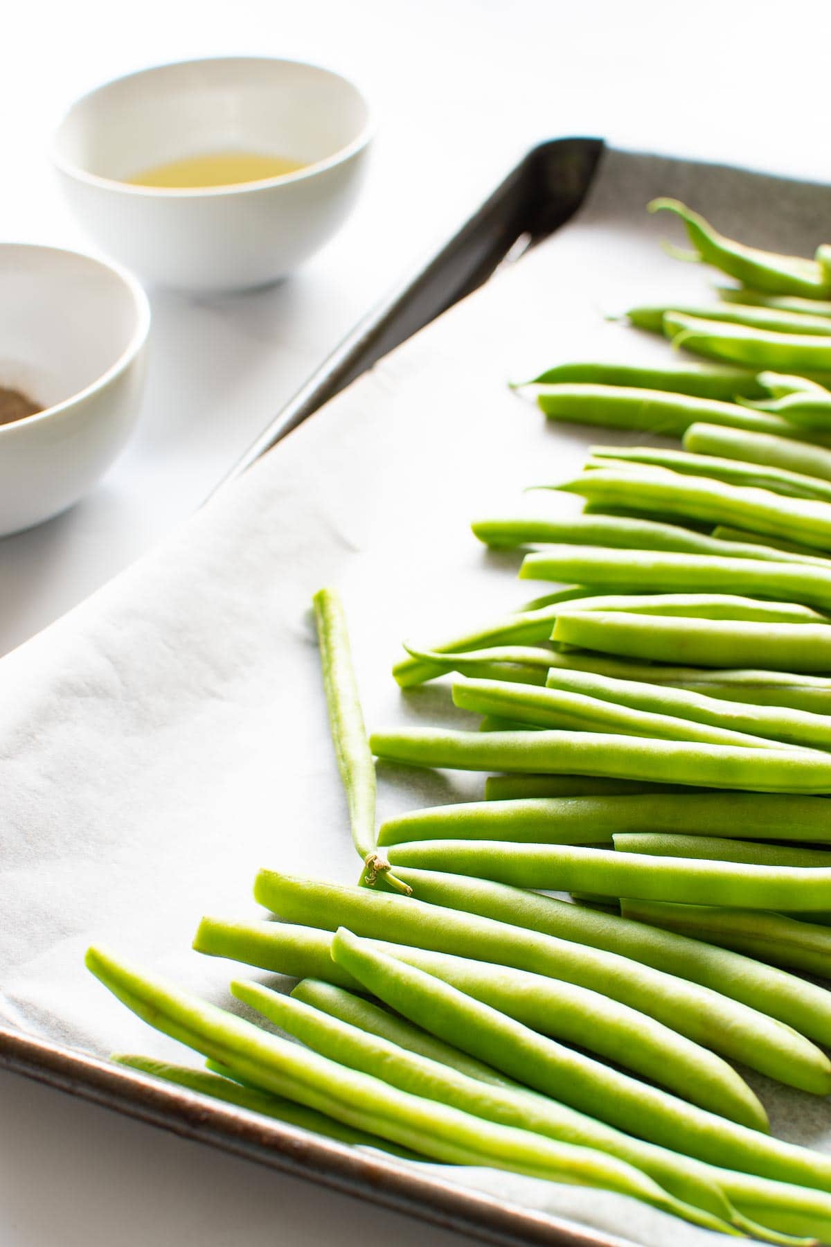 Oven Roasted Green Beans (Easy 15Minute Side Dish) Hint of Healthy