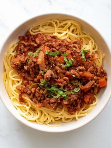 Slow cooker bolognese with spaghetti.