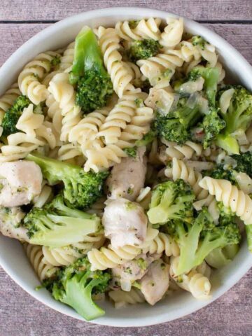 Chicken broccoli pasta.