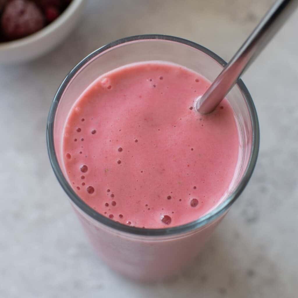 Berry Kefir Smoothie (So Easy!) Hint of Healthy