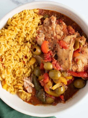 Slow cooker Spanish chicken and rice on a plate.