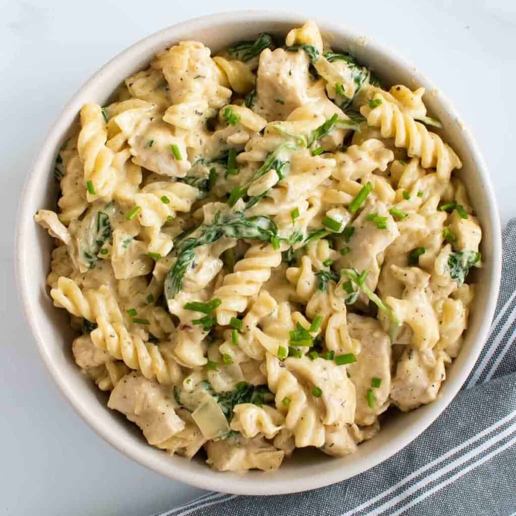 Chicken Spinach Alfredo Recipe (15Minute Pasta) Hint of Healthy