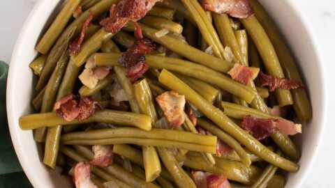 Slow Cooker Green Beans with Bacon & Potatoes - Simply Happy Foodie