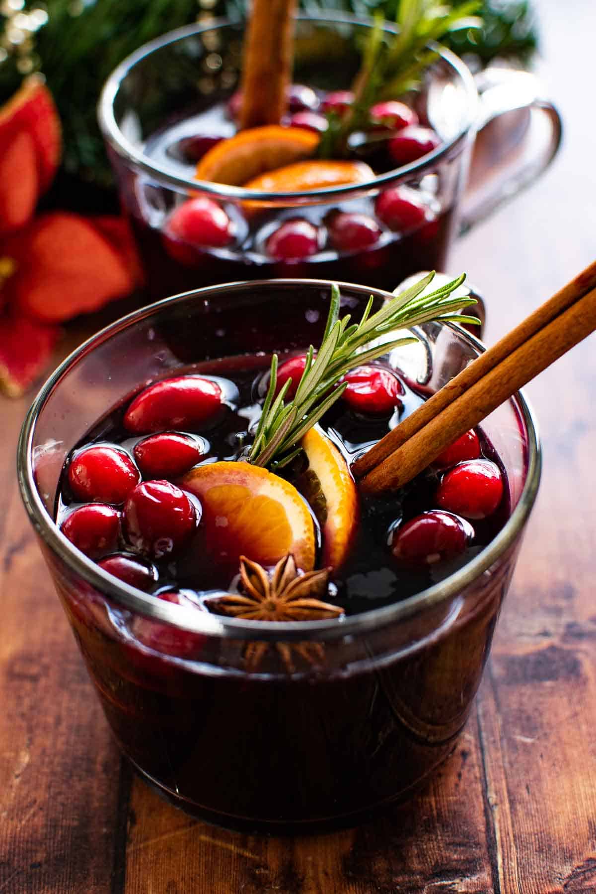 Slow Cooker Mulled Wine : Make Ahead Winter Warmer - The Hedgecombers