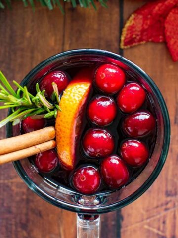 Mulled wine with cranberry and orange.