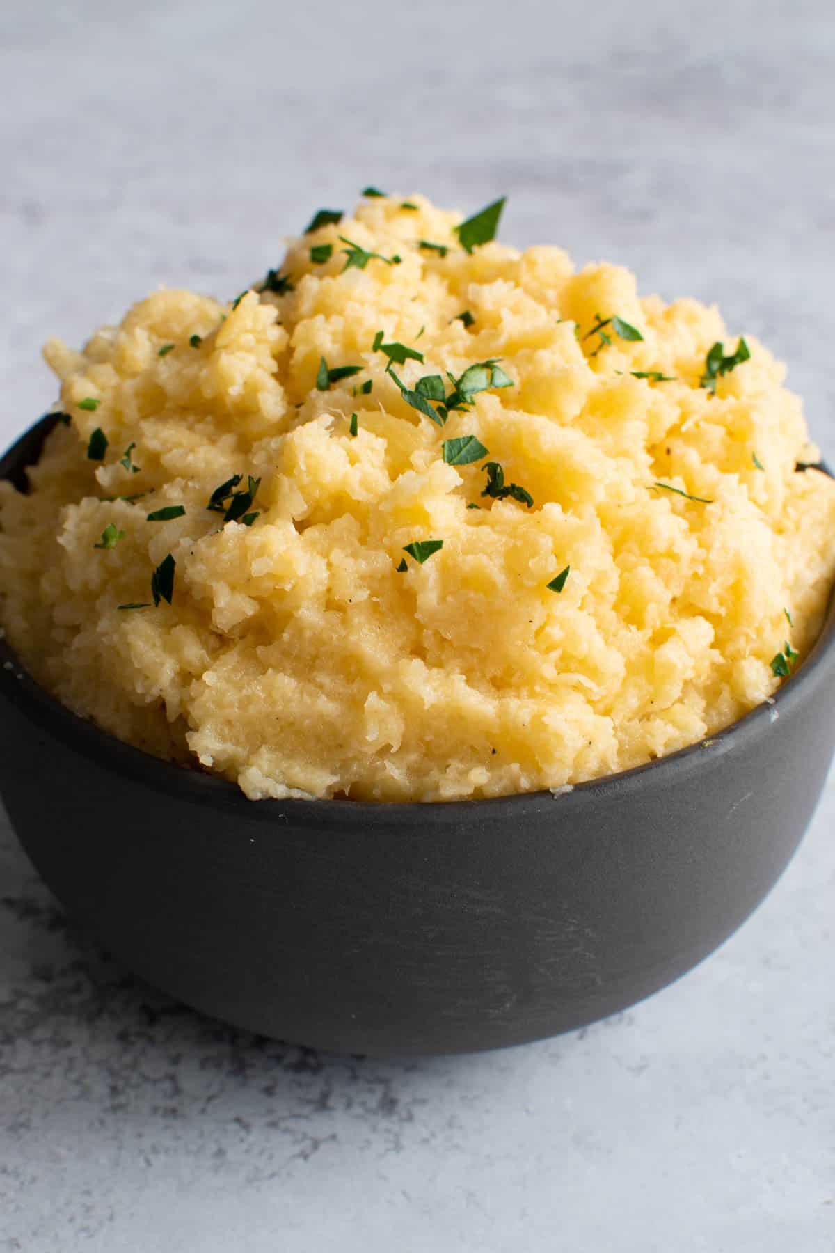 A bowl of creamy mashed swede.